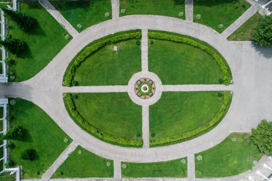 Jardin paysager soigné